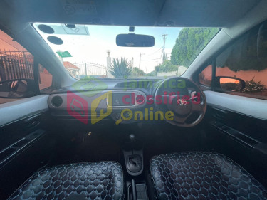 2014 TOYOTA VITZ