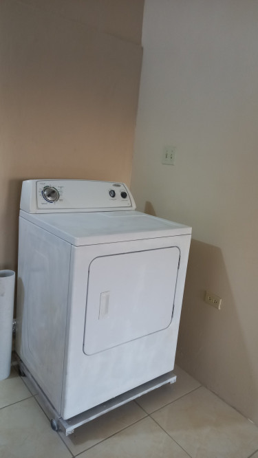 2 Bedroom 1 Bath House Ac Dryer