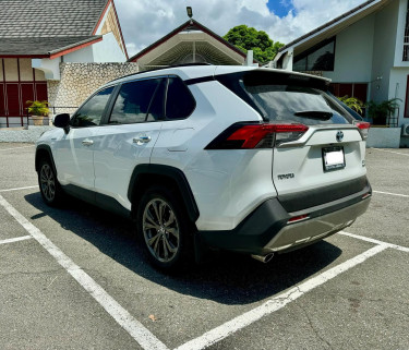 TOYOTA RAV4 2024