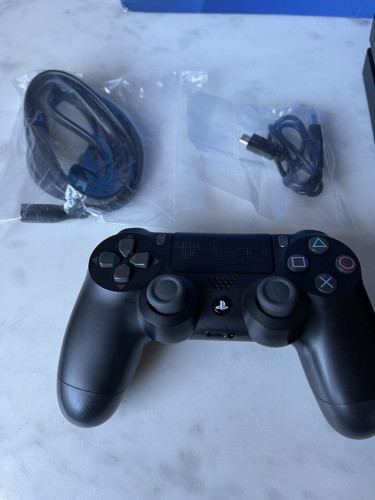 Sony PlayStation 4 PS4 Pro 1TB