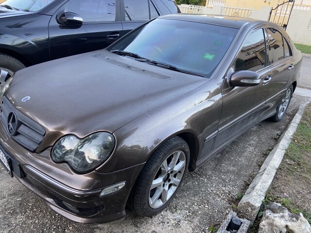 MERCEDES BENZ C200 BREAKING OR WHOLE