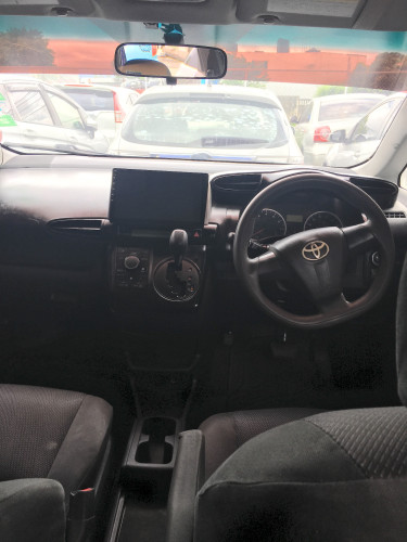 TOYOTA WISH 2013 