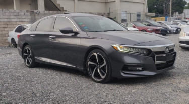 HONDA ACCORD TOURING 2018