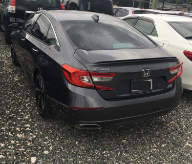 HONDA ACCORD TOURING 2018