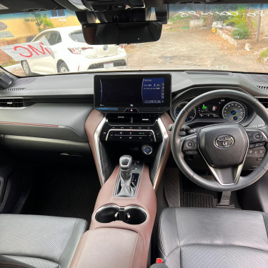 TOYOTA HARRIER Z 2020 (Newly Imported)