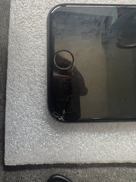 IPhone 7 Small Crack