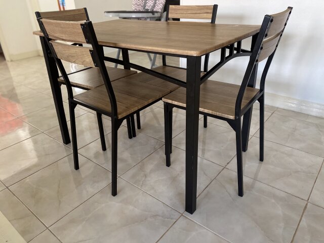 Dining Table Seats 4