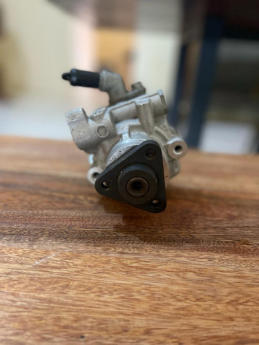 Volkswagen Amarok Power Steering Pump 