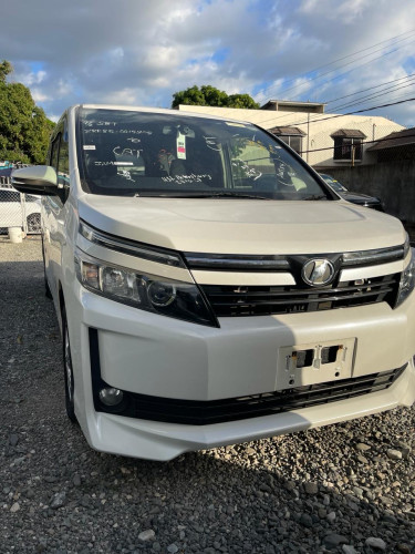 Newly Imported 2014 Toyota Voxy For Sale ‼️