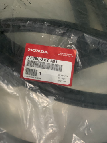 Honda CR-V Genuine Rubber, Hood Seal 