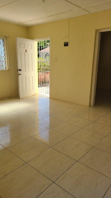 1 Bedroom Unit In Green Acres, Spanish Town