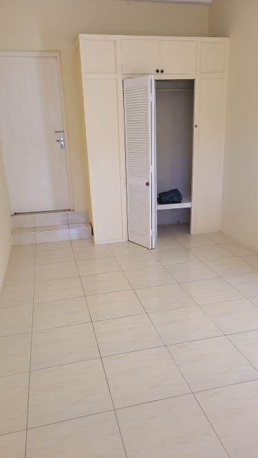 1 Bedroom Unit In Green Acres, Spanish Town