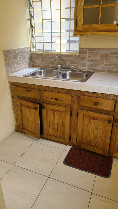 1 Bedroom Unit In Green Acres, Spanish Town