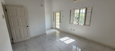 2 Bedroom House In Gated Apartment 1100 Sq. Ft. 