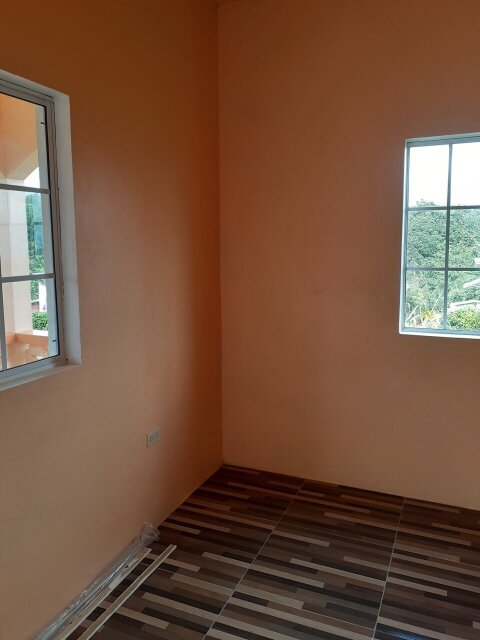 2 Bedroom House Houses Victoria, Thompson Town