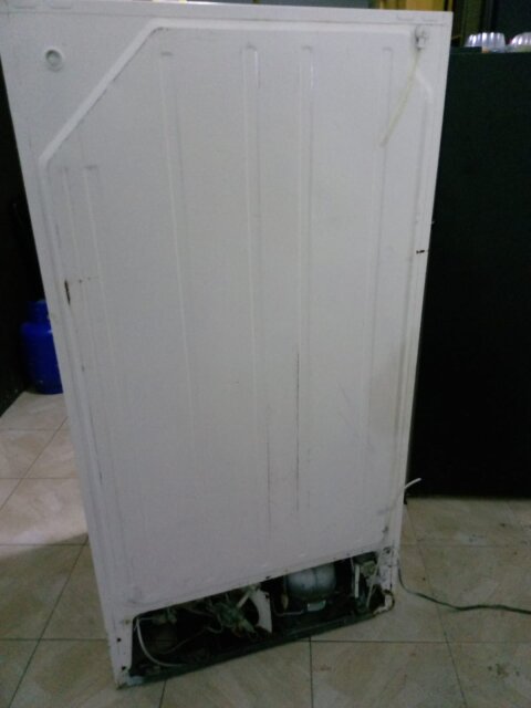 White 2 Door Refrigerator With Ice Maker