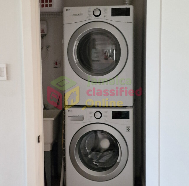 Tastefully Furnished 2 Bedroom Luxury Apartment