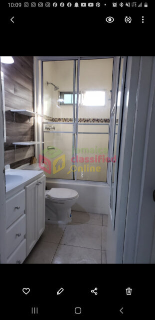 Unfurnished  2 Bedroom 1bth