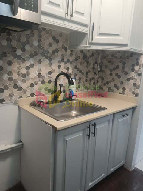 Unfurnished  2 Bedroom 1bth