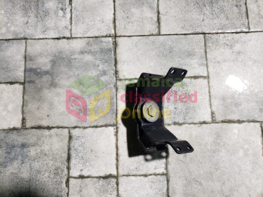 2014  FORTUNER ENGINE MOUNTS Auto Parts HALF WAY TREE