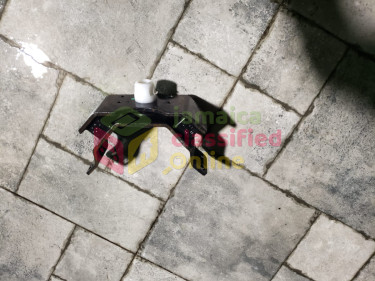 2014  FORTUNER ENGINE MOUNTS