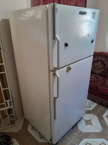 18 Cubic GE Refrigerator For Sale. Price Negotiabl