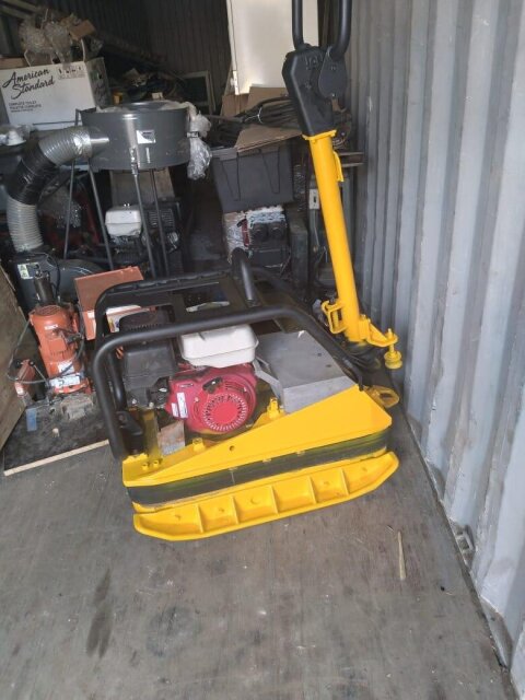 HEAVY-DUTY PLATE COMPACTOR