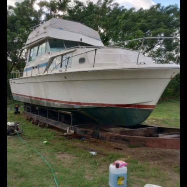 34 Ft Almond Boat