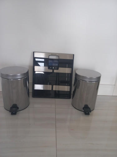 Brabantia Bathroom Set (Trash Can And Weight Scale