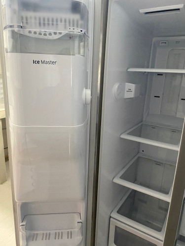 2 Door Samsung Refrigerator Ice And Water Disp.  