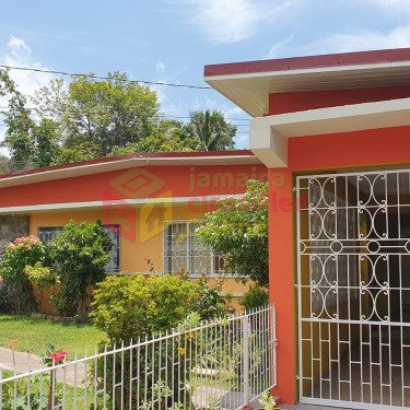 5 Bedroom 4 Bathroom On Hillview Terrace