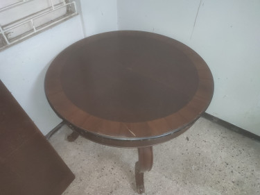 Wooden Round Dining Table - 4-6 Seater
