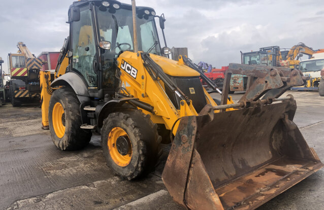 2016 JCB 3CX Backhoe