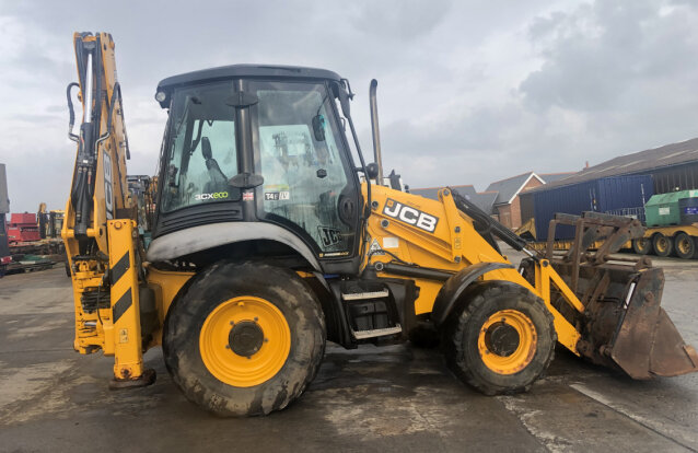 2016 JCB 3CX Backhoe