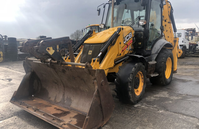 2016 JCB 3CX Backhoe