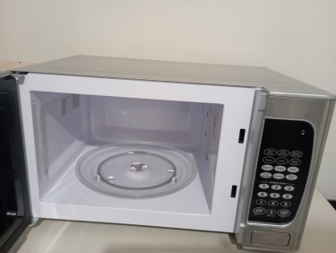 Almost New Black Point 1.1 Cu. Ft. Microwave 