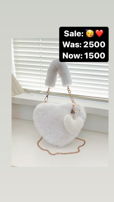 Fluffy Heart Purse