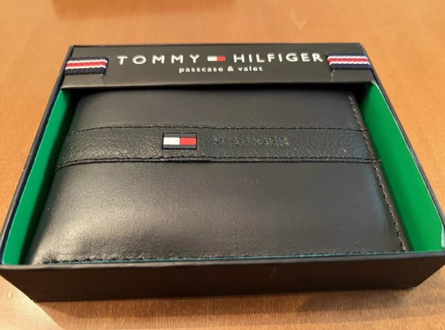 Tommy Hilfiger Men Wallet