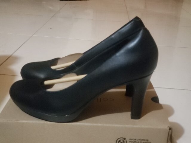 Ladies Pumps (Clarks)