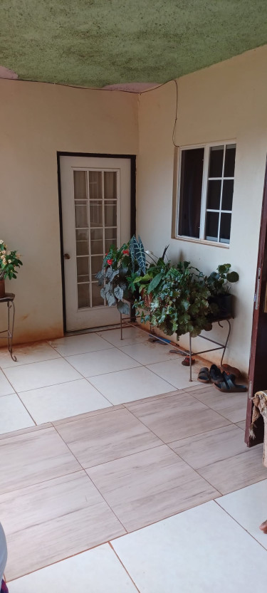 2 Bedroom House With Large Concrete Water Tank