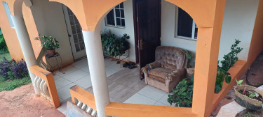 2 Bedroom House With Large Concrete Water Tank