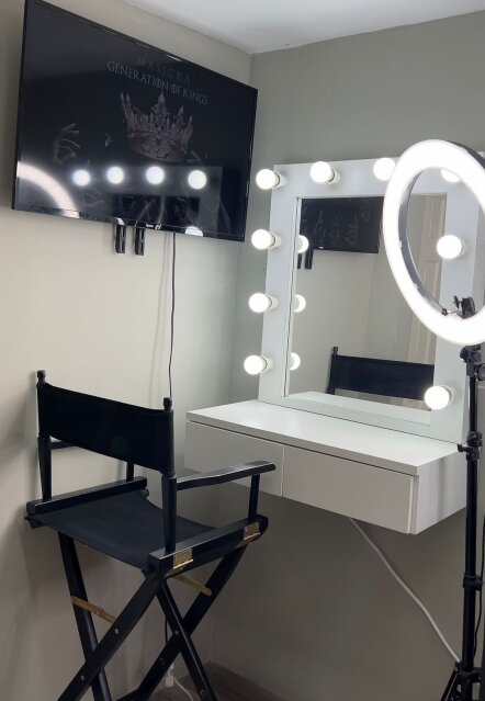 Makeup Station For Rent