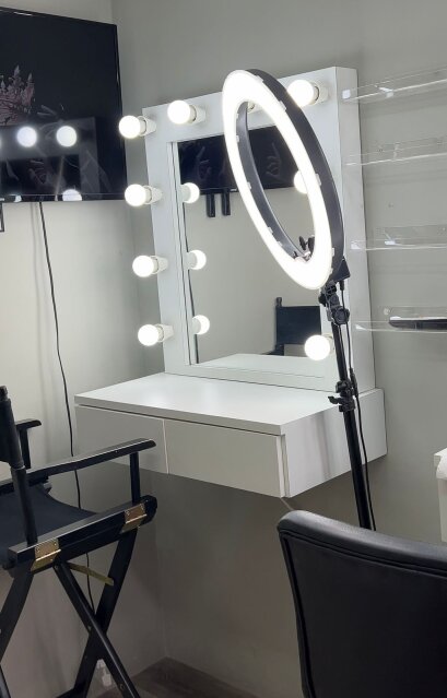 Makeup Station For Rent