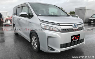 TOYOTA VOXY 2020