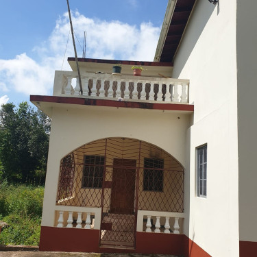 6 Bedroom 4 Bathroom House For Sale