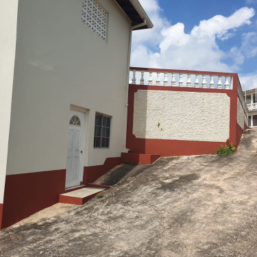 6 Bedroom 4 Bathroom House For Sale