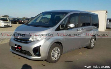 HONDA STEPWAGON 2015