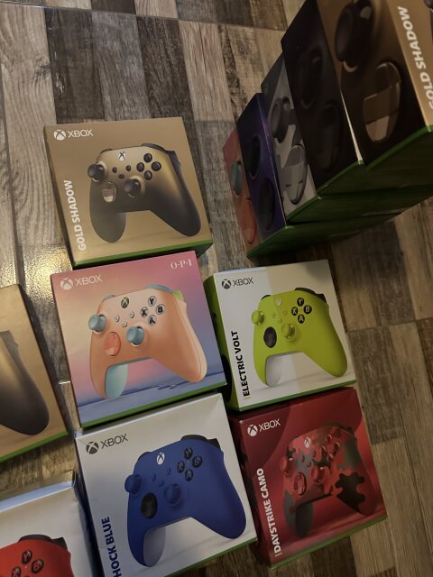 Xbox Wireless Controllers