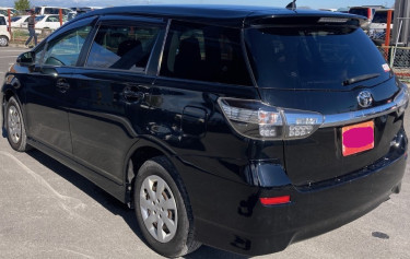 2015 TOYOTA WISH (NEWLY IMPORTED)