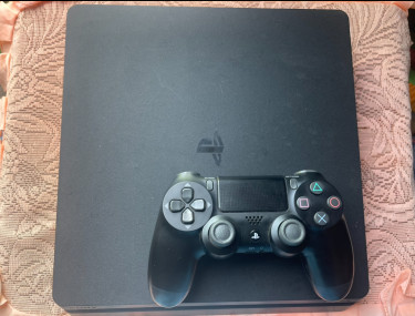 Sony Playstation 4 Slim